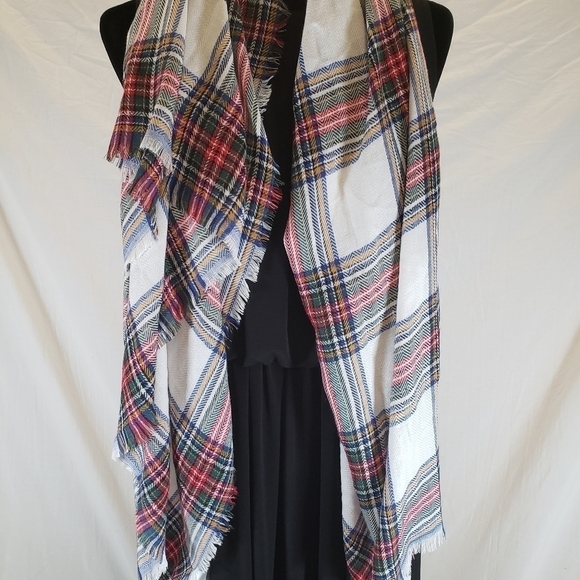 Maurices Red Multicolored Shawl With Fringes 52 X 52 - Picture 5 of 10